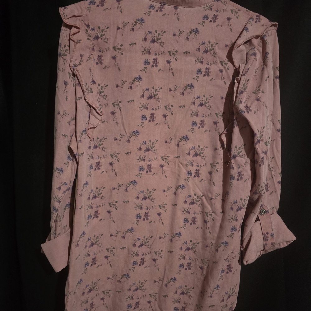 Delicate Floral Ruffle Blouse - Picture 2 of 4
